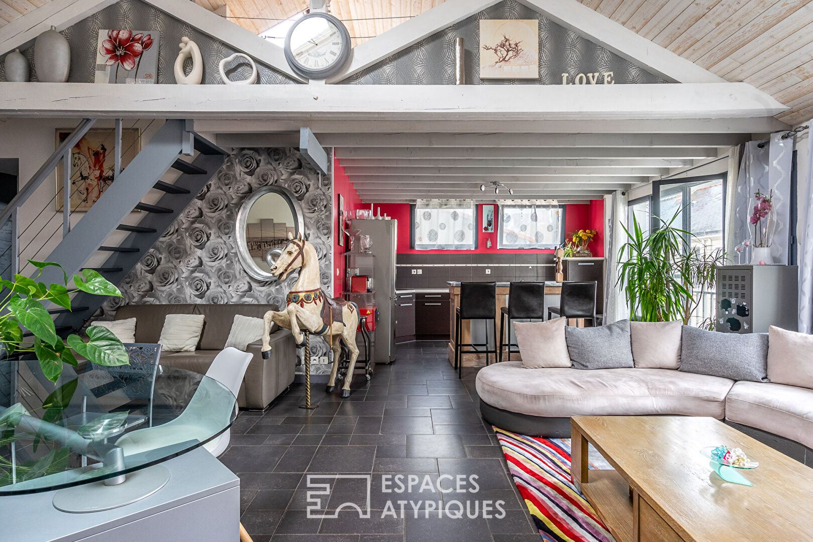 Loft en duplex aux volumes généreux en plein coeur de ville