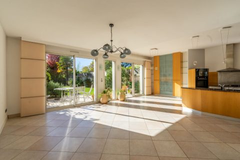 Maison lumineuse et familiale. 4 chambres, 140 m²
