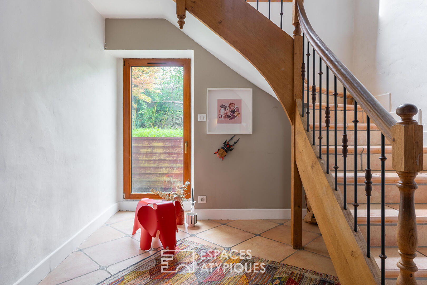 Town house (150 m2) and family home full of charm in the heart of CELLIER