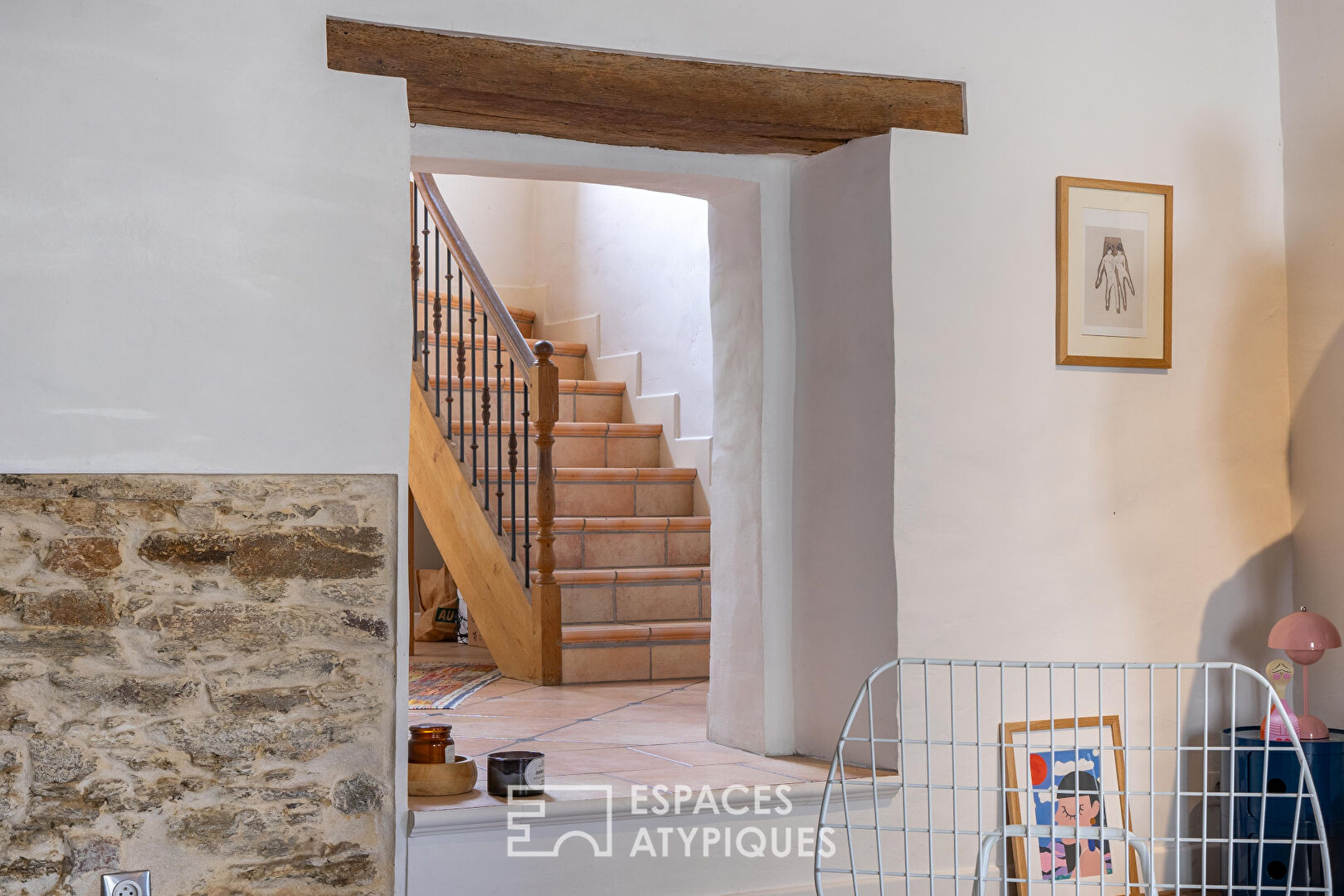 Town house (150 m2) and family home full of charm in the heart of CELLIER