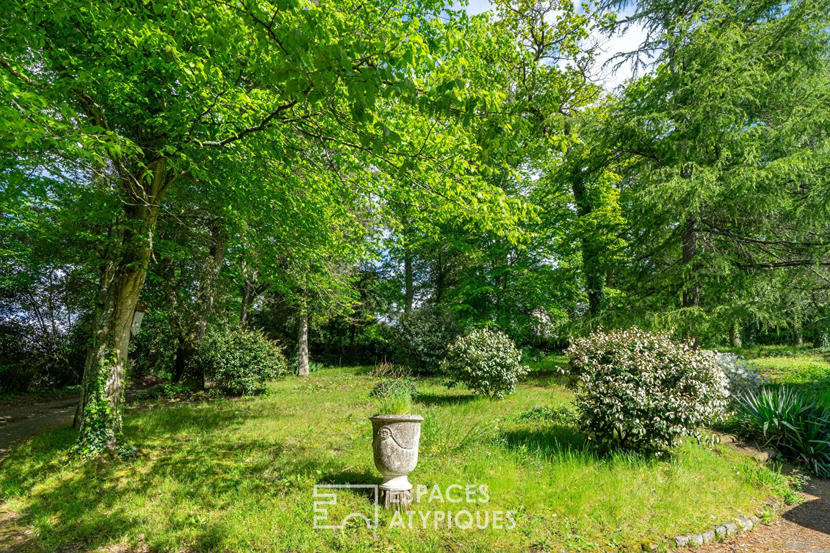 Petite Folie Nantaise on the banks of the Erdre