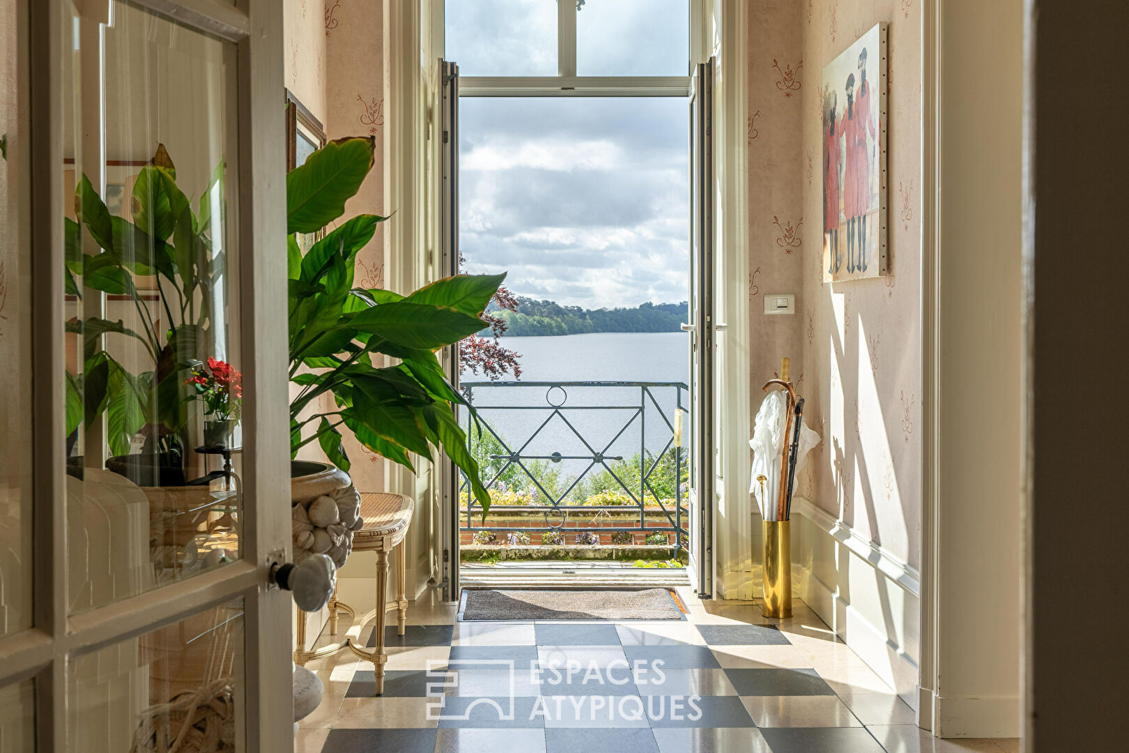 Petite Folie Nantaise on the banks of the Erdre