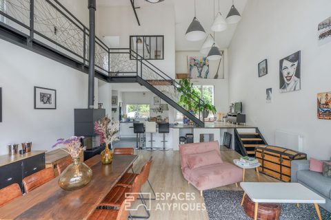 Ecological loft and its spacious terrace with swimming pool