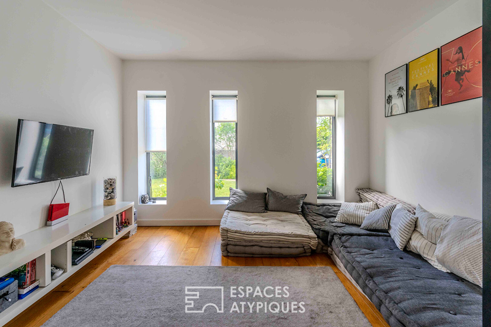 Contemporaine avec piscine en impasse au Douet