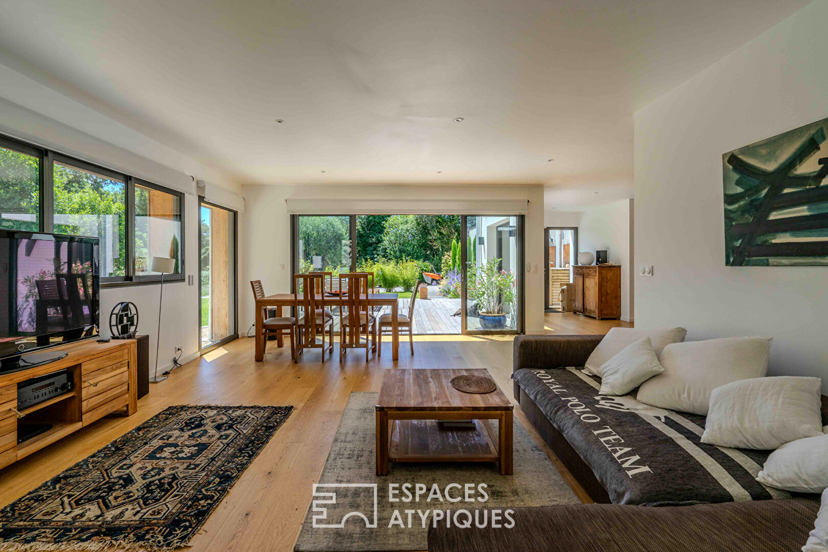 L’écrin : Maison contemporaine familiale tournée vers la nature et proche centre-ville