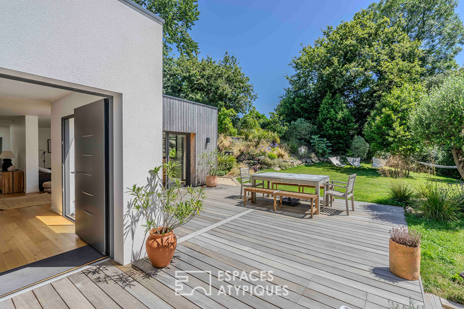 L’écrin : Maison contemporaine familiale tournée vers la nature et proche centre-ville