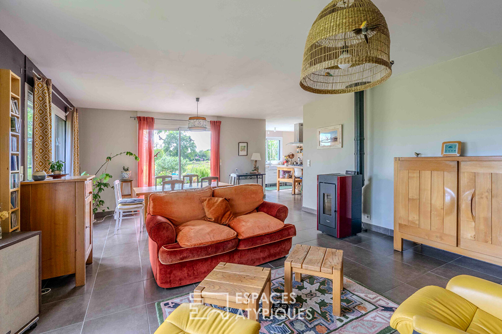 Au vert: Maison à ossature bois avec une grange renovée