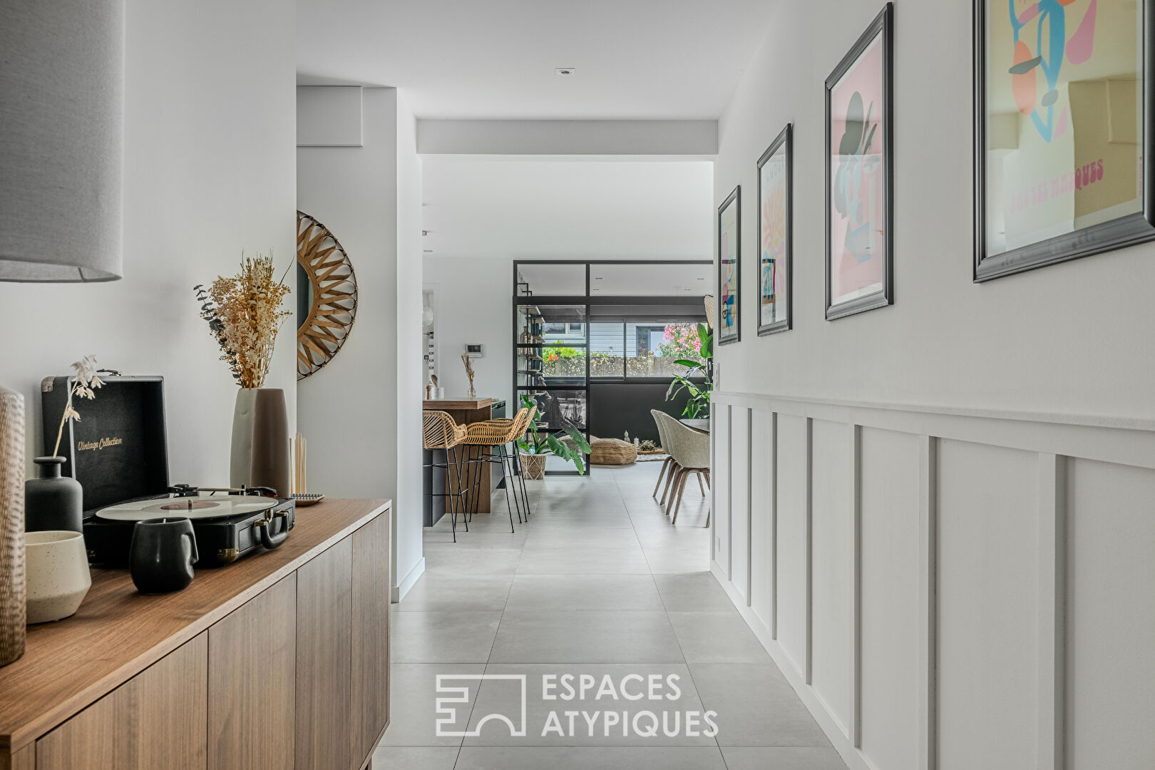 Maison moderne de plain-pied, 5 chambres, au calme.