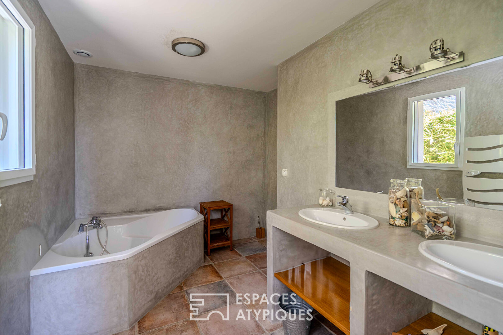 Exceptional Architect-Designed Villa on a Spacious Landscaped Garden