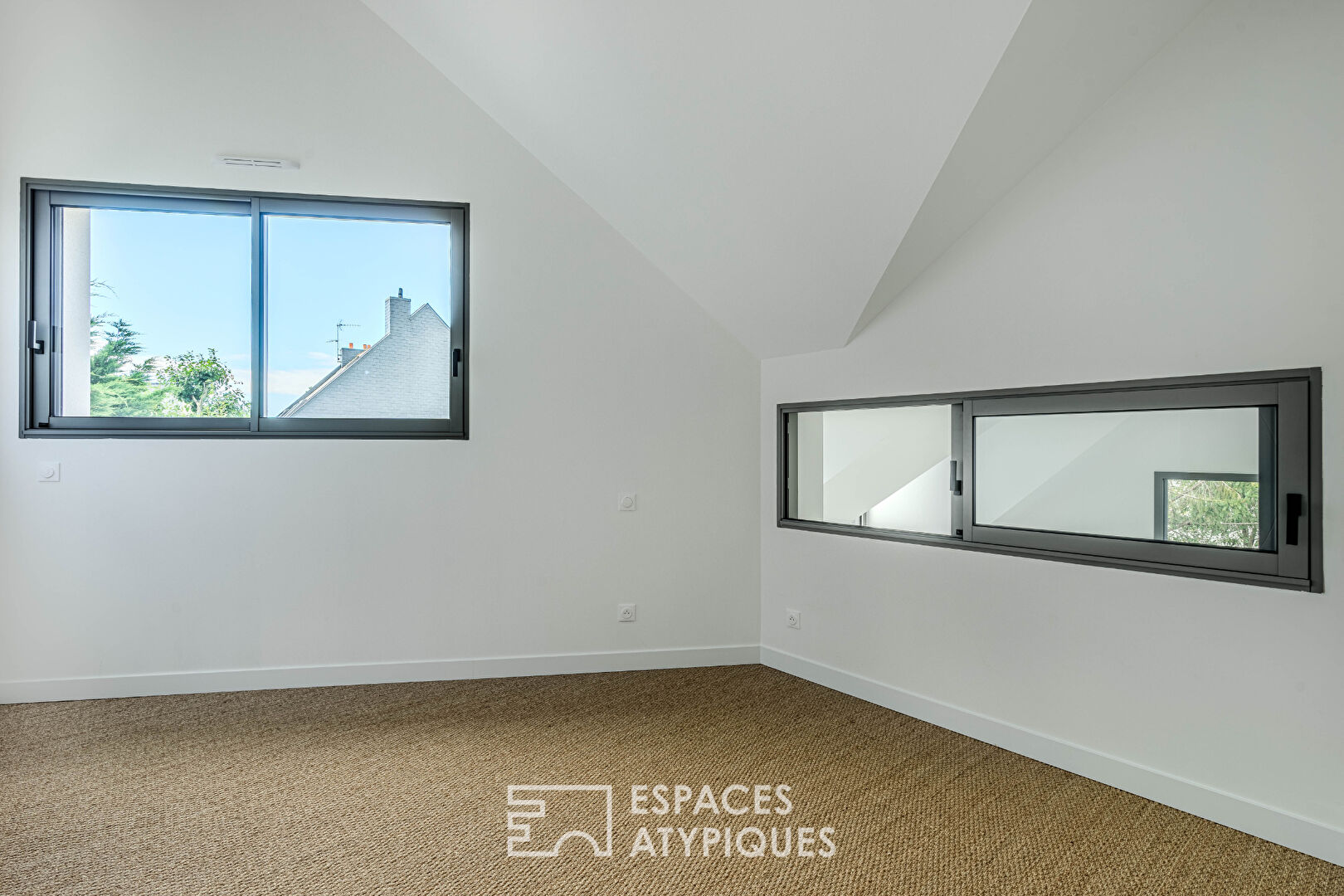 Contemporary house with high-quality features