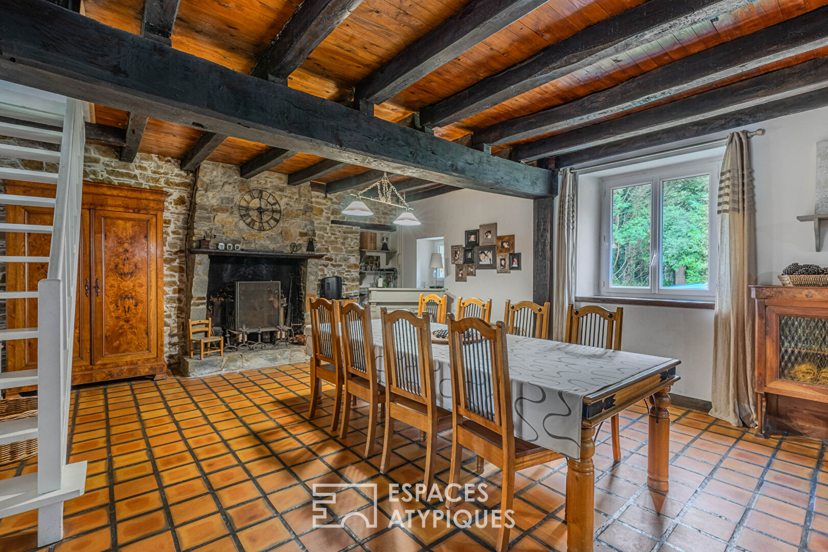 Rustic farmhouse with charm and rental properties near the Nantes-Brest Canal