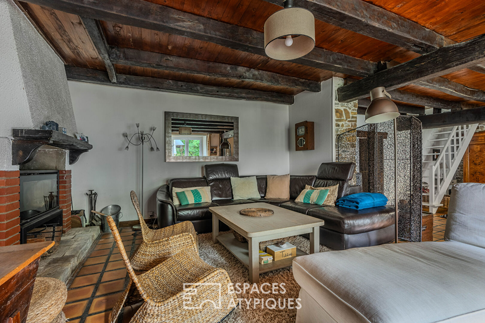 Rustic farmhouse with charm and rental properties near the Nantes-Brest Canal