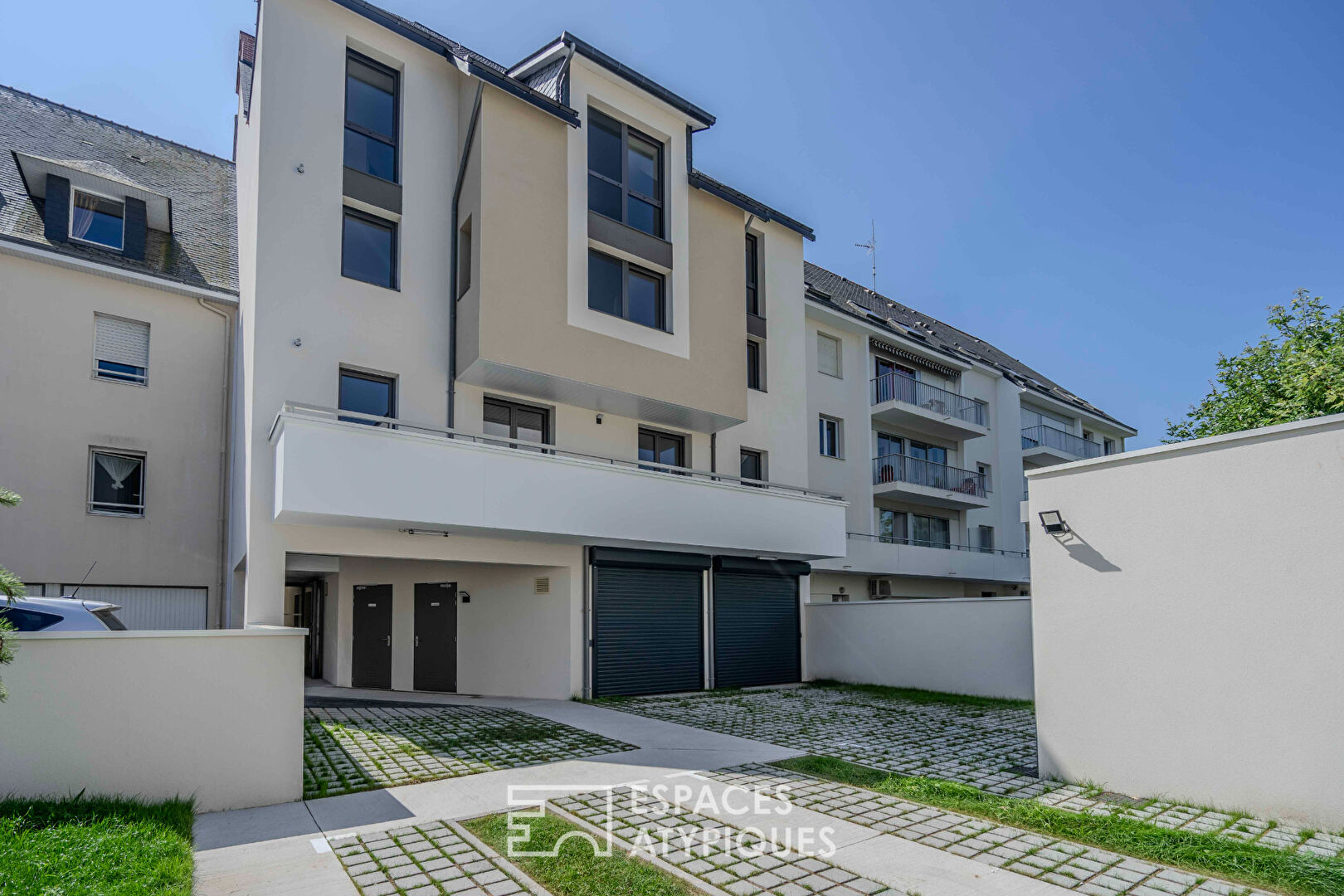 For sale T4 Apartment Ideally Located Near the La Baule Market at LA