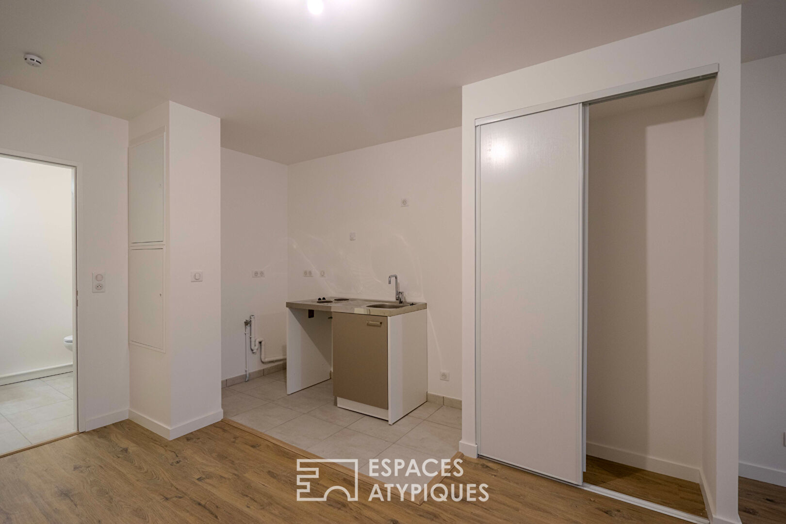 For sale T4 Apartment Ideally Located Near the La Baule Market at LA