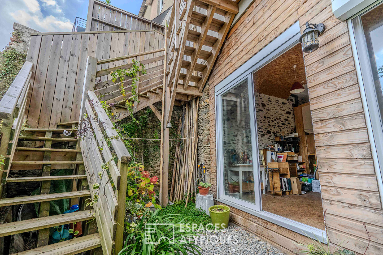 Townhouse in triplex with its workshop and view of the Château de Pornic