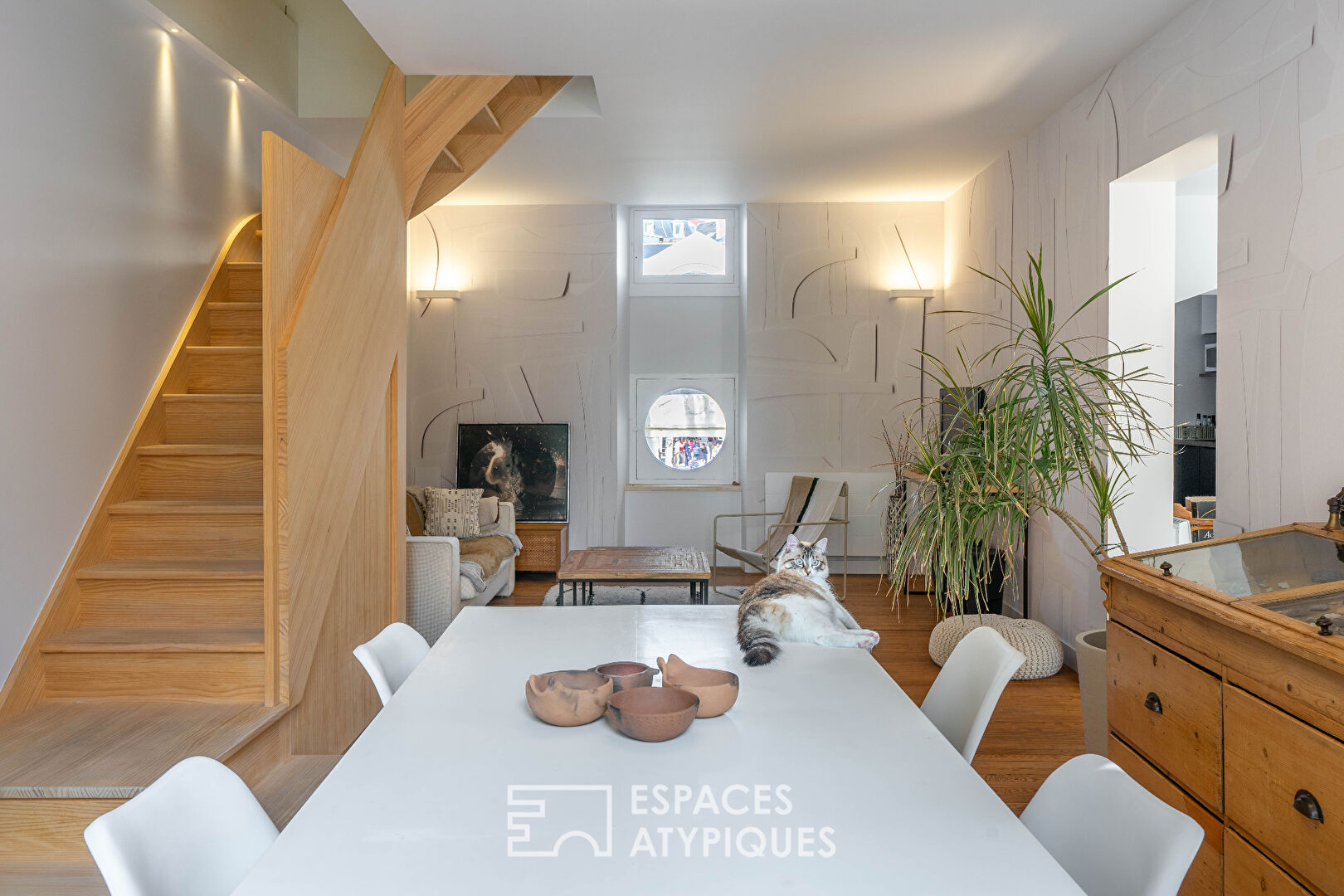DUPLEX  d’exception (118 m2) rénové – vue rare sur Passage Pommeraye  Nantes