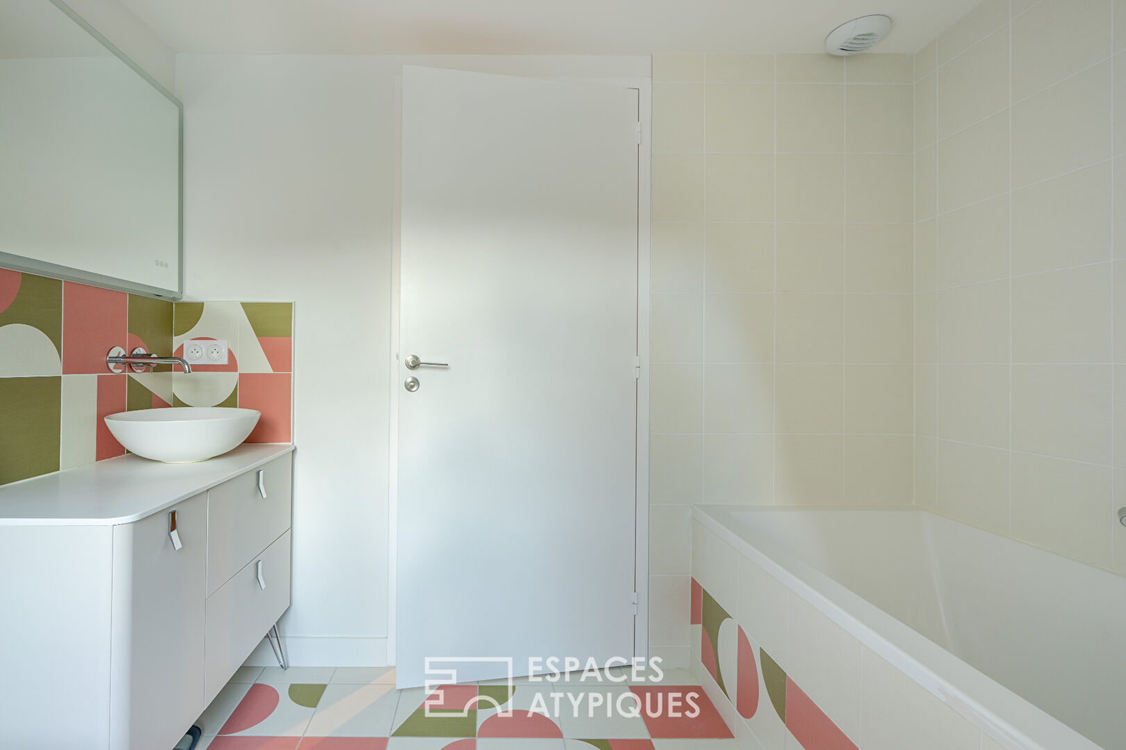 DUPLEX  d’exception (118 m2) rénové – vue rare sur Passage Pommeraye  Nantes