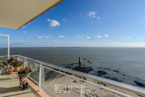 Beautiful apartment with panoramic sea view in Villès-Martin