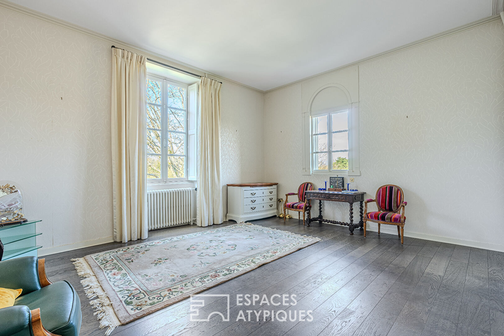 Élégante Maison de Maître avec Piscine et Dépendances à Haute-Goulaine