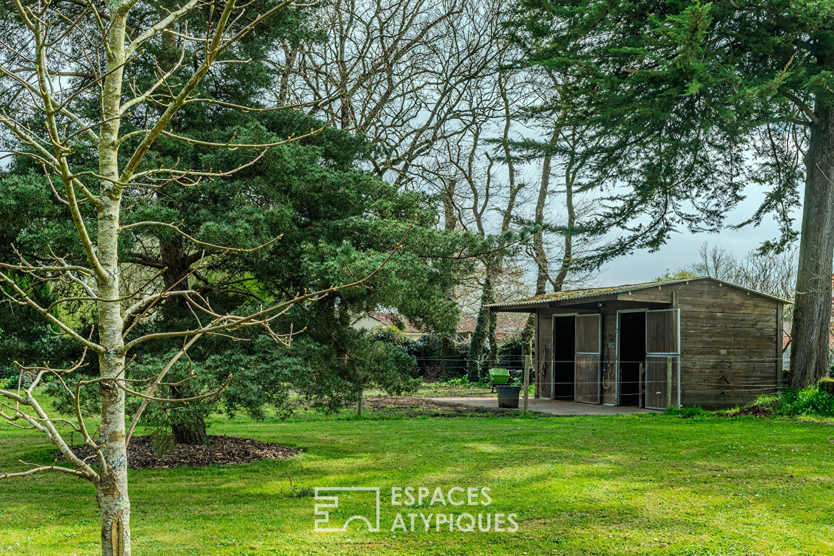 Longère de charme avec piscine pour les amoureux de la nature, à proximité de Nantes