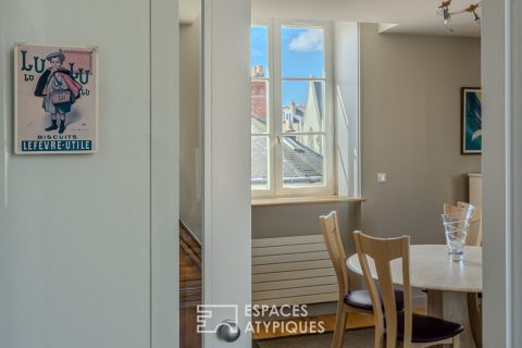 Large, bright duplex apartment