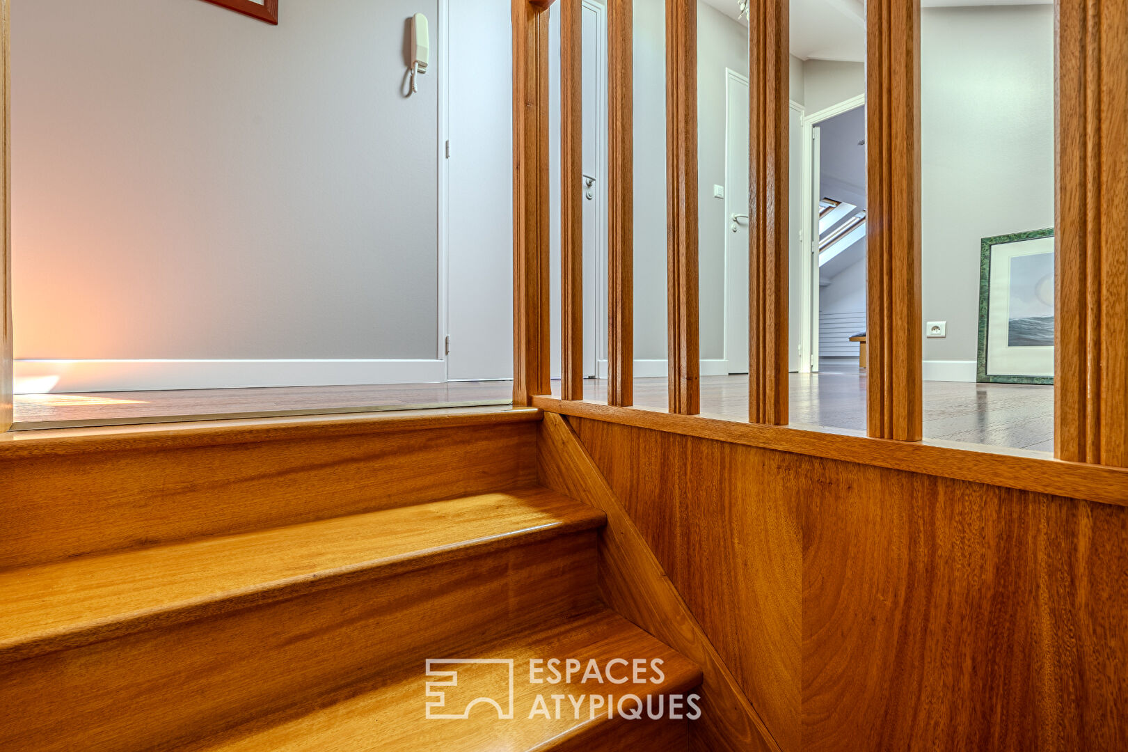 Large, bright duplex apartment
