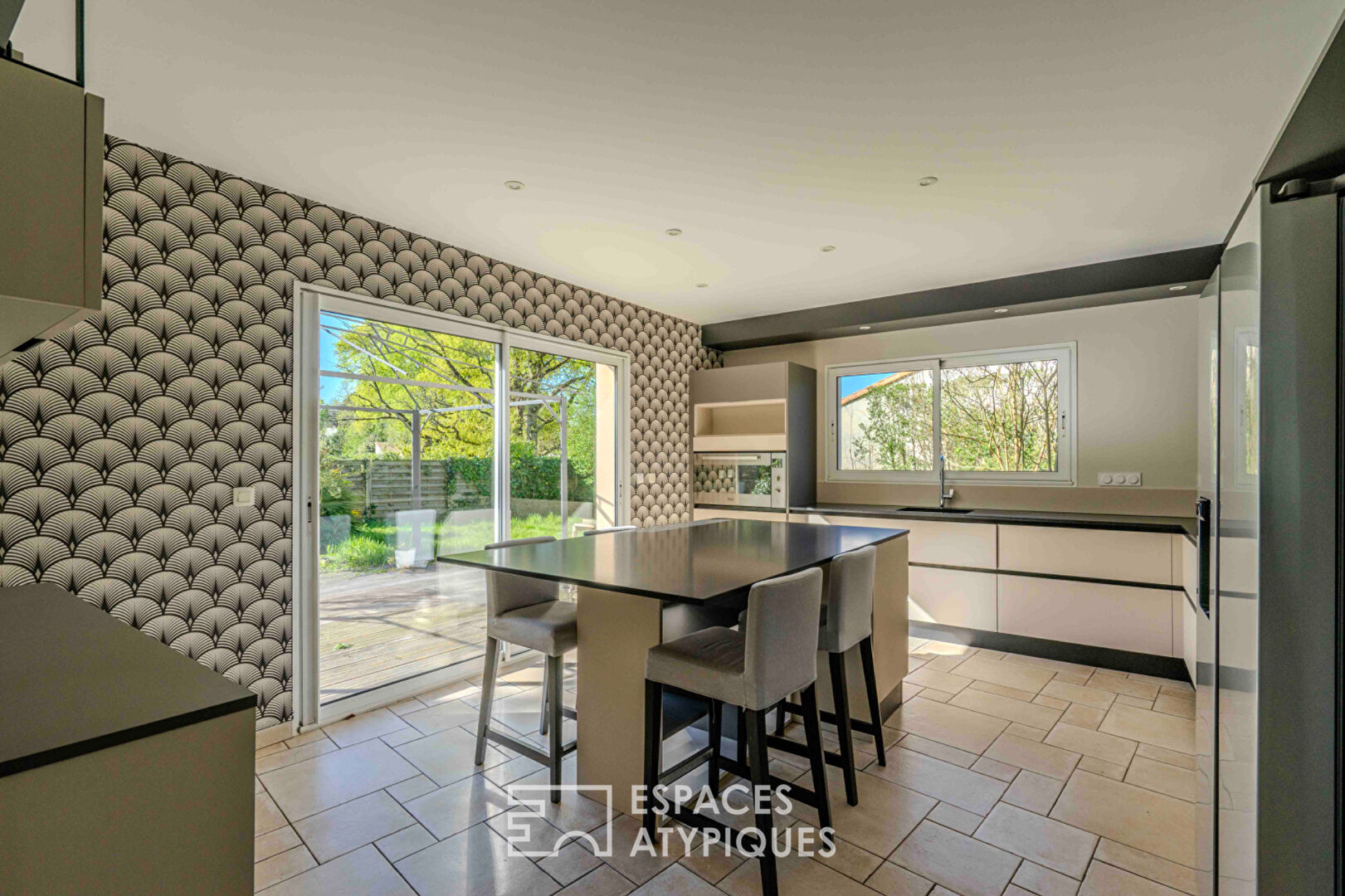 Grande maison d’architecte avec piscine