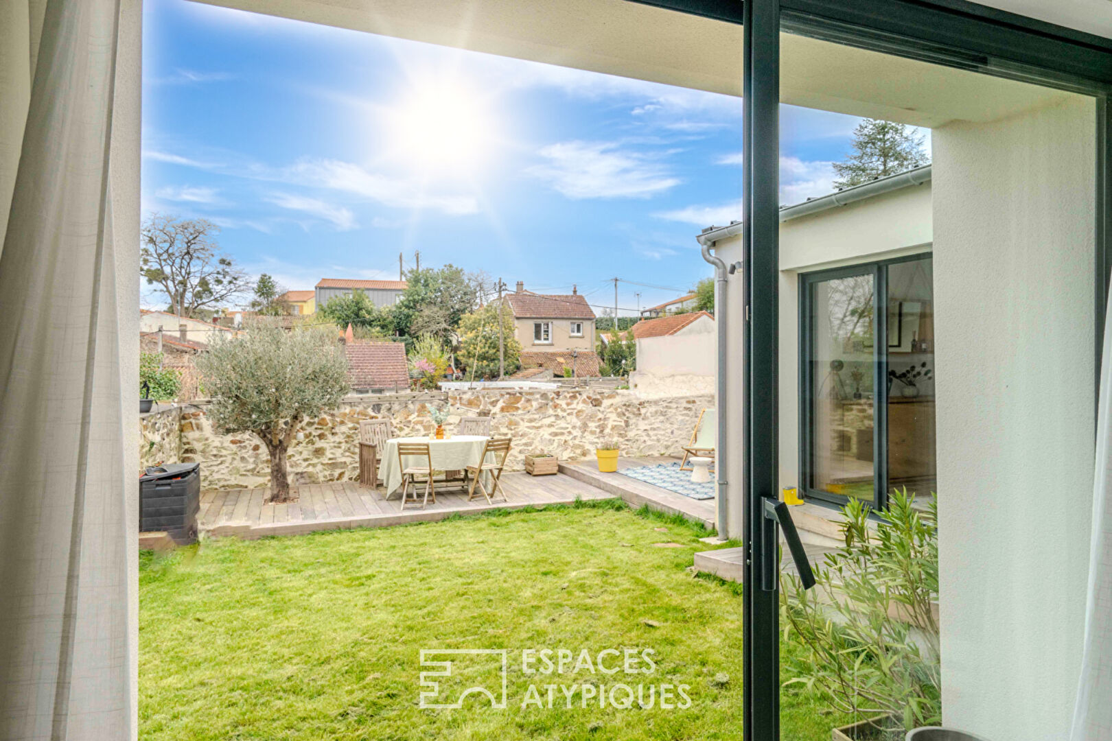 Maison de Charme au Pallet –  Calme, Jardin Intime et Garage
