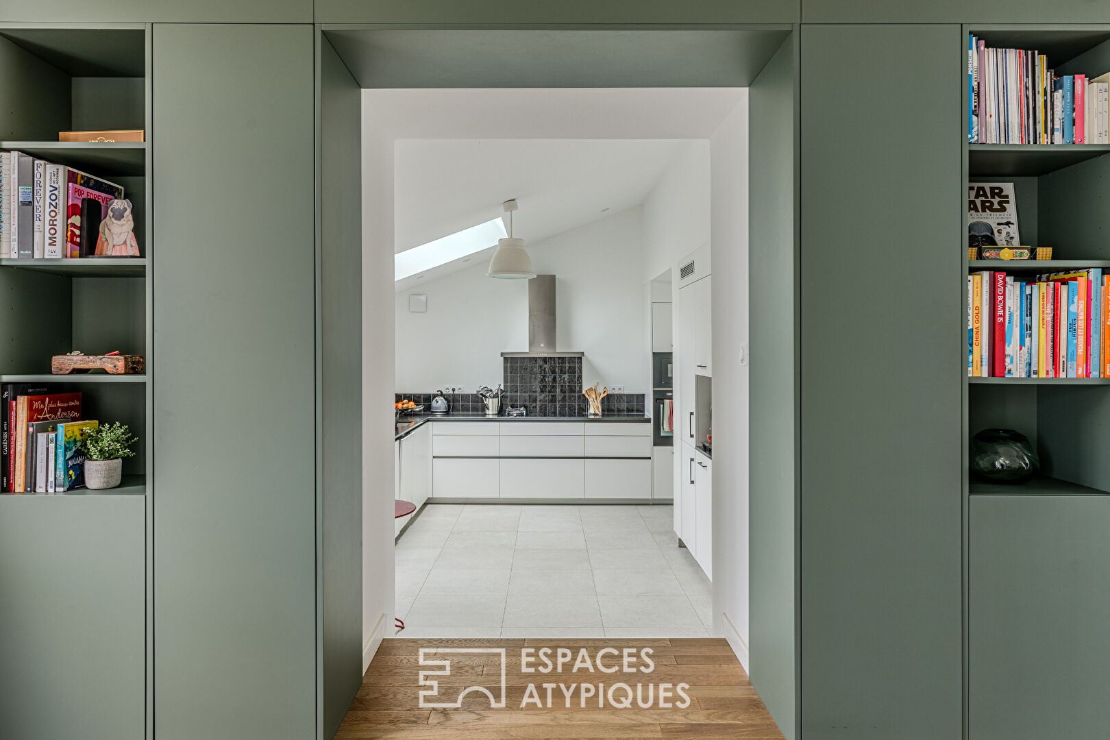 Maison du XIX ème et son annexe rénovées avec soin.