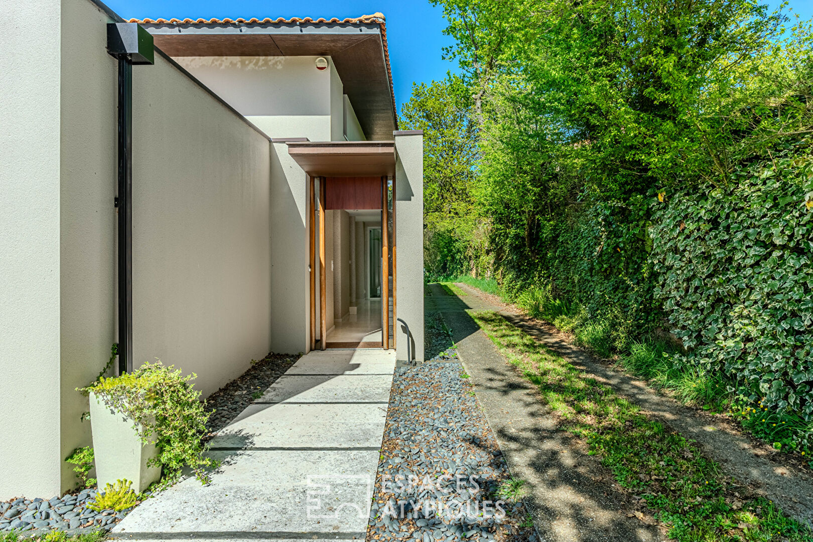 Architect’s house between the Loire and the vineyards