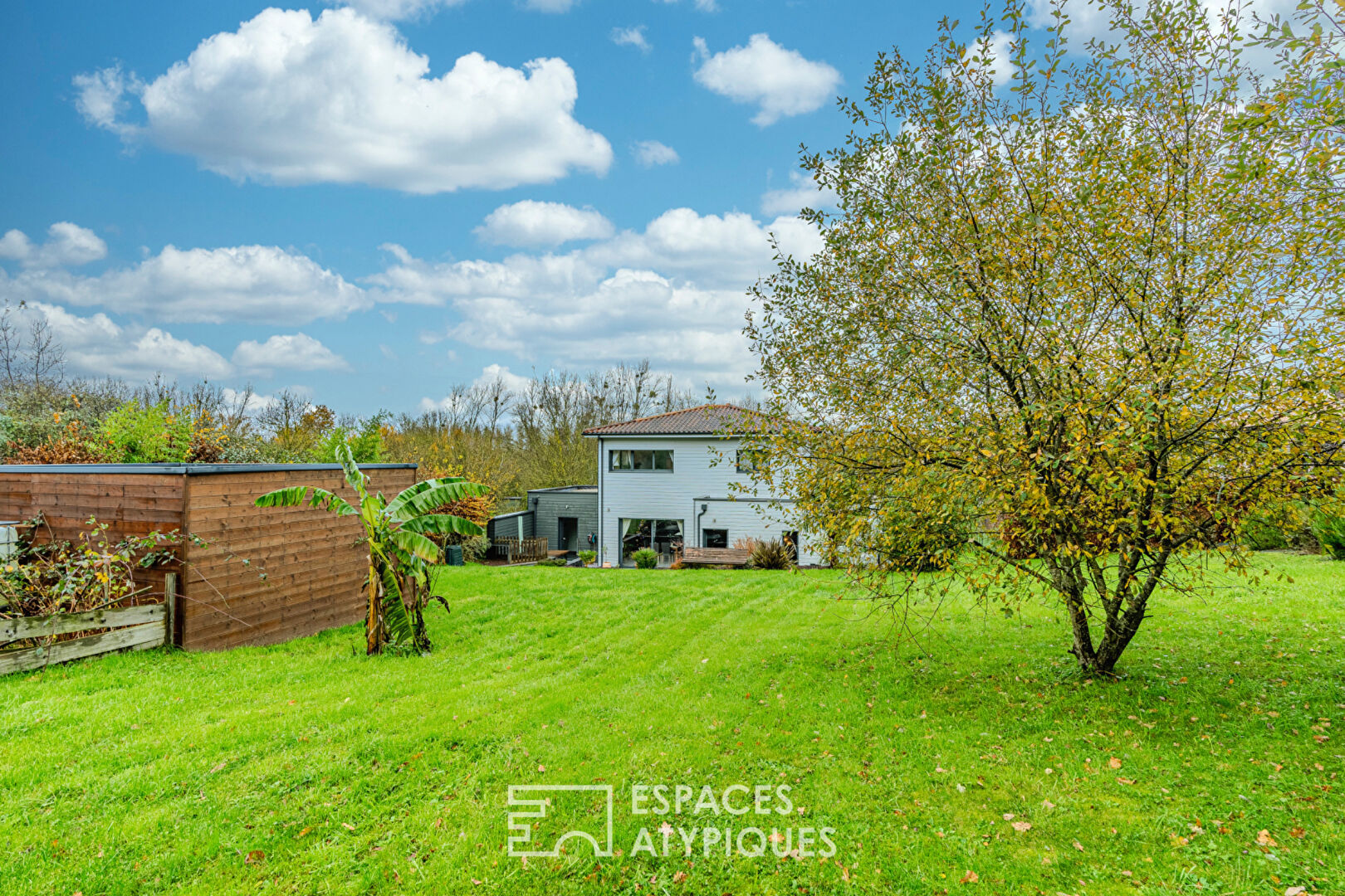Grande maison « éco-responsable » avec 5 chambres à Liré.