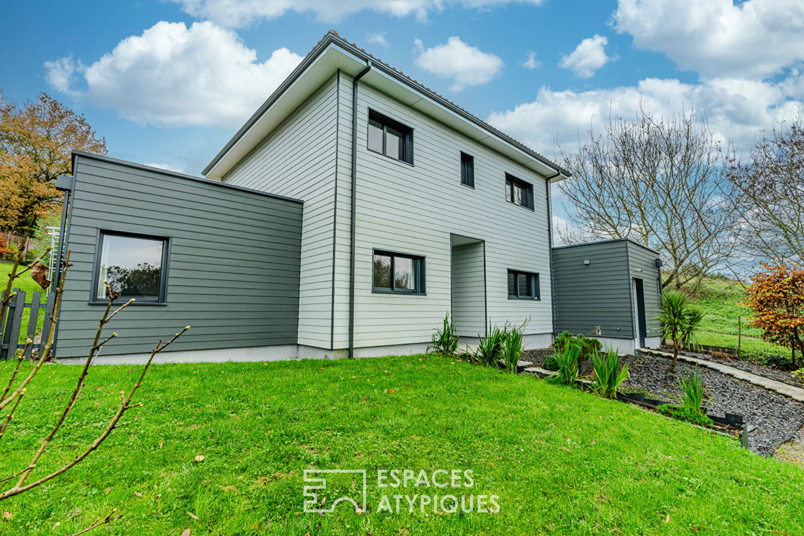 Grande maison « éco-responsable » avec 5 chambres à Liré.