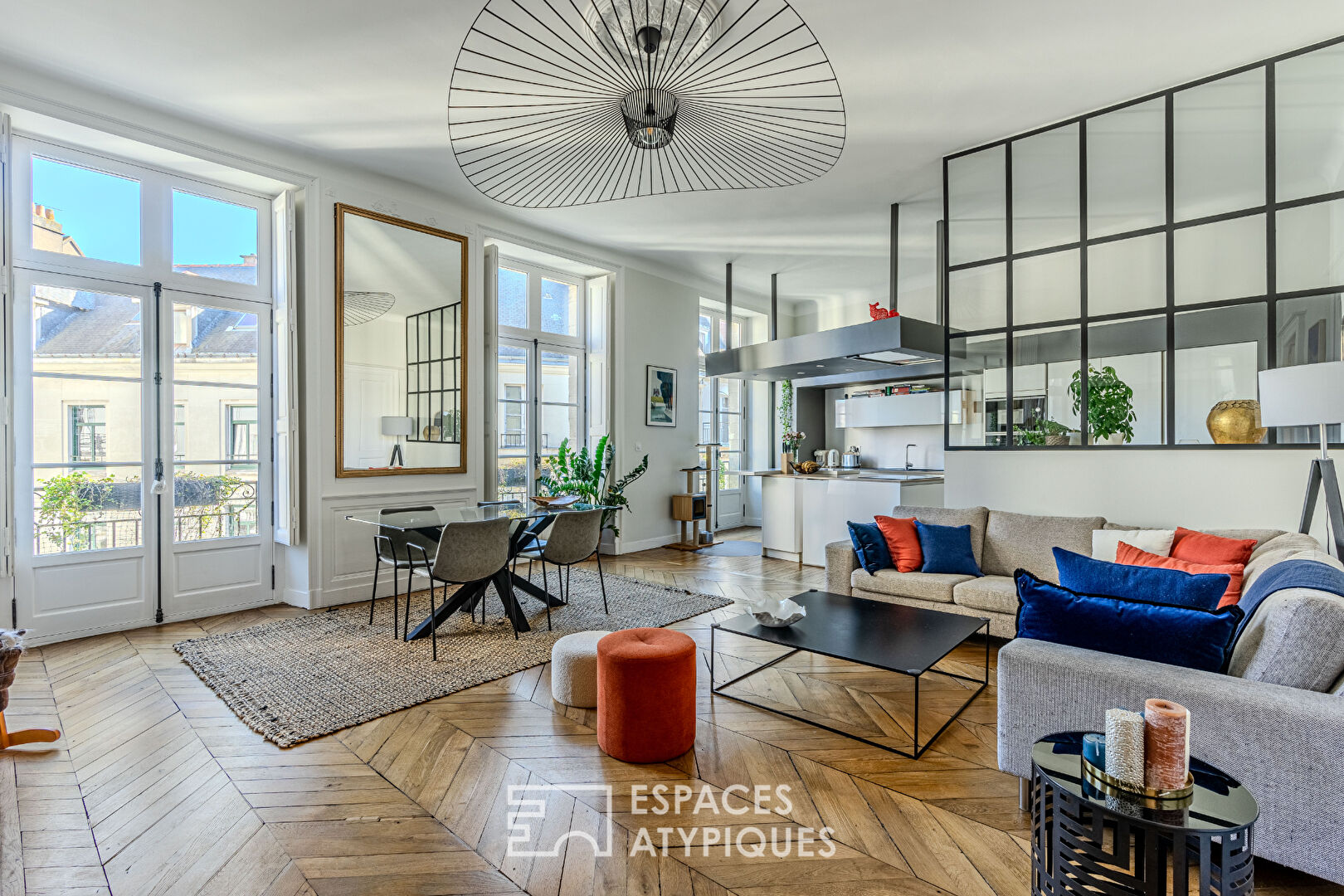 Appartement lumineux entièrement rénové – Nantes Graslin