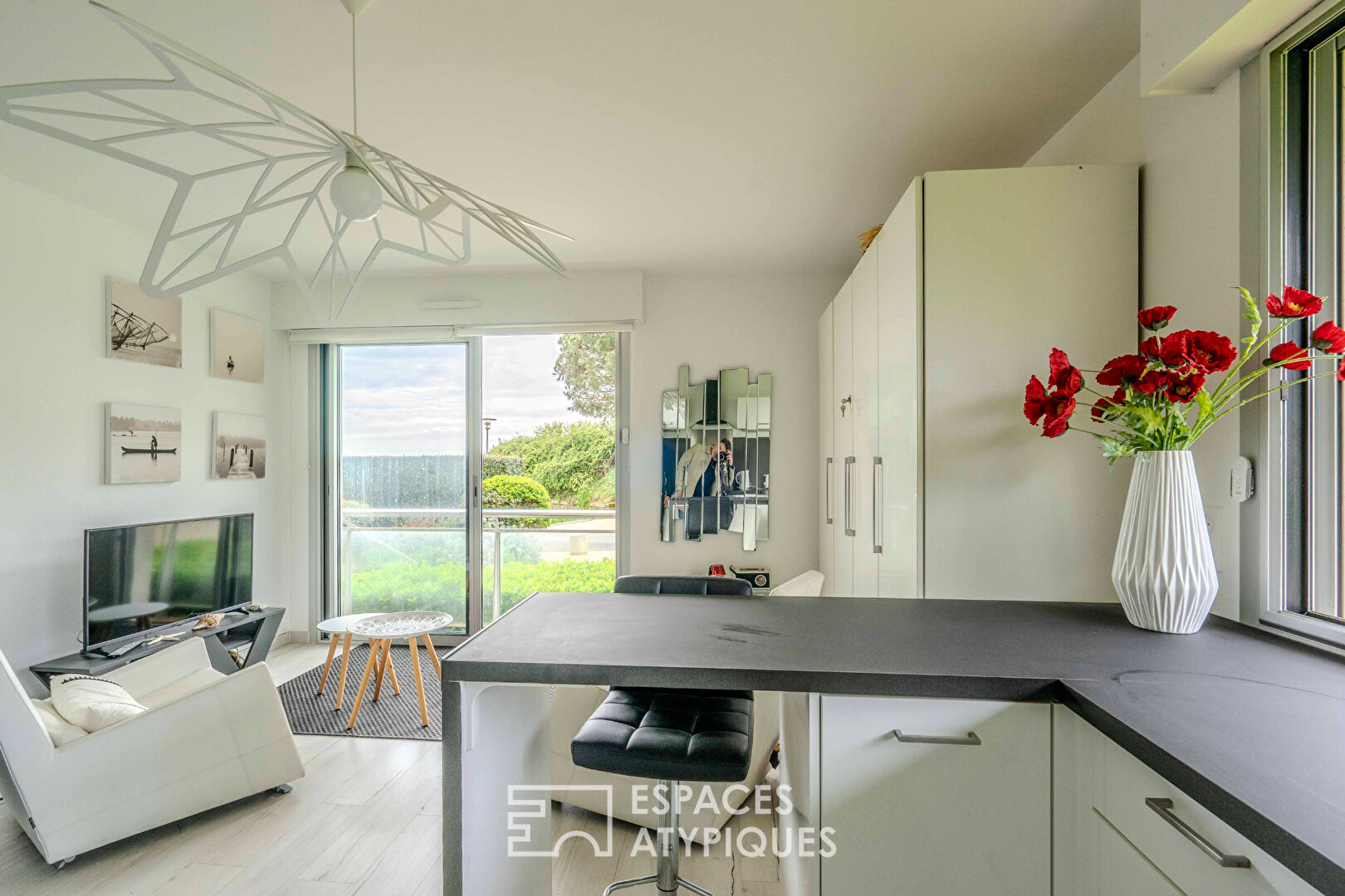 Appartement T2 rénové avec petite vue mer !