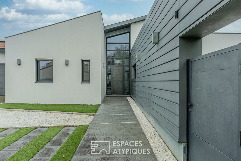 Belle  contemporaine de 2010 :  élégante et Stylée  proche de  Nantes/Oudon (44)