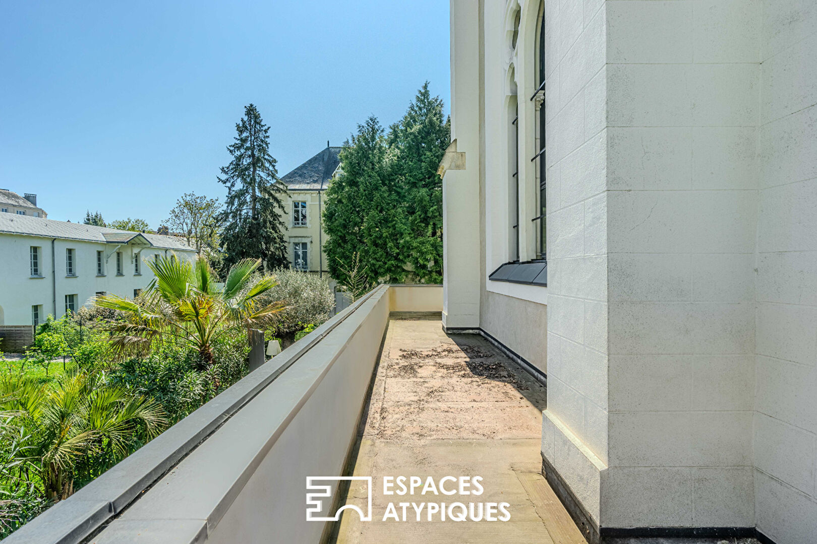 Appartement à créer avec terrasse – Adresse prisée