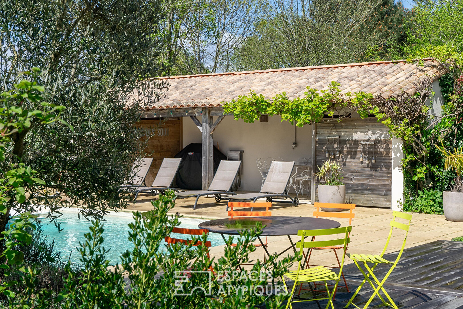 Maison pensée pour la vie de famille, au calme avec piscine