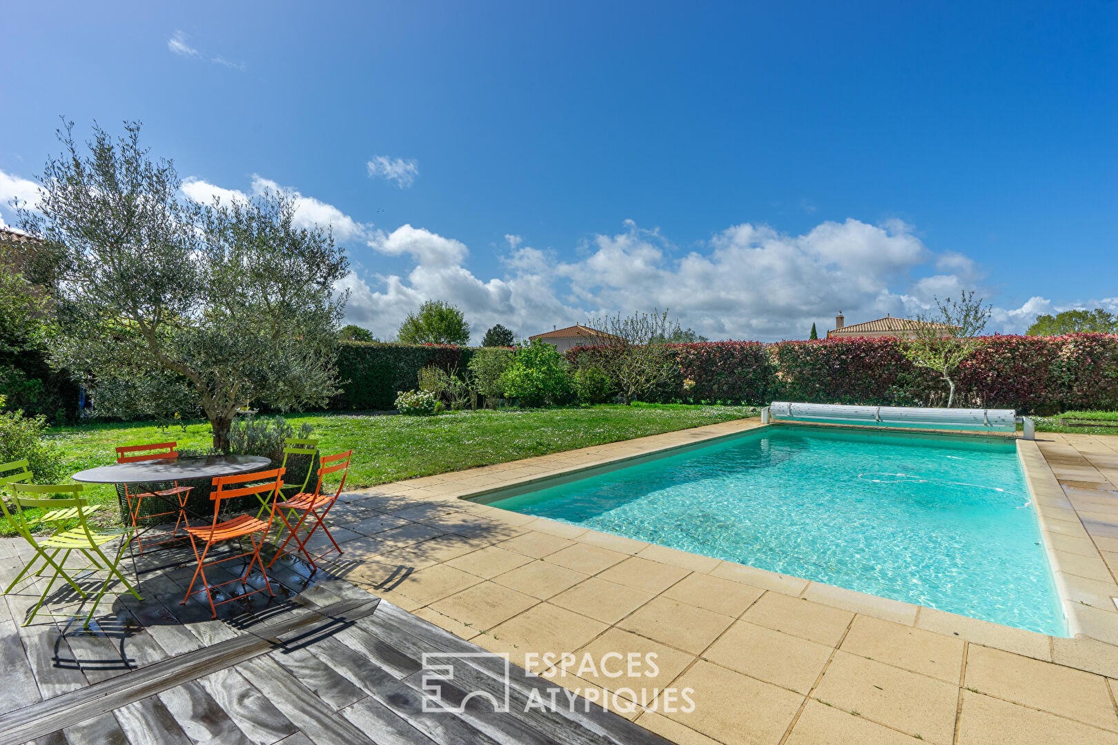 Maison pensée pour la vie de famille, au calme avec piscine
