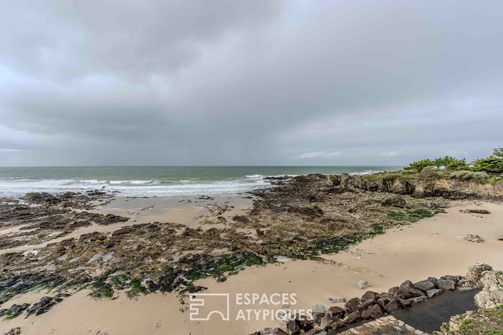 Seafront villa near La Govelle