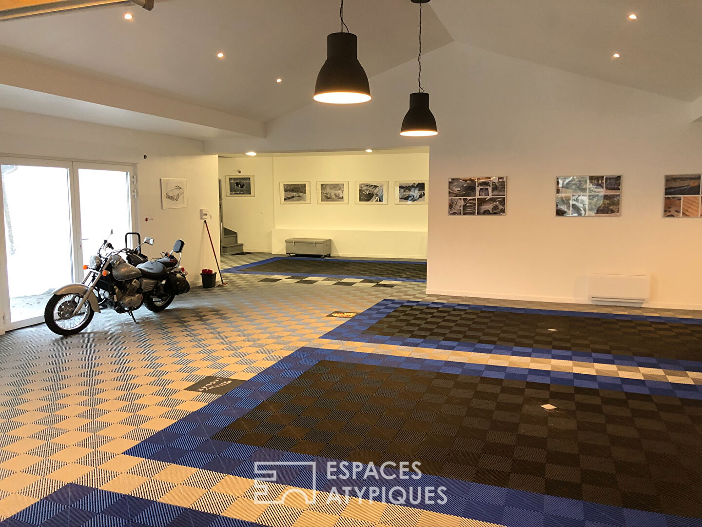 Maison de maître avec piscine intérieure à Saint Etienne de Montluc