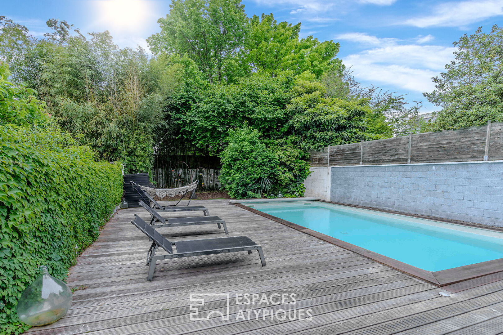 Maison familiale avec piscine, jardin et double terrasse – Nantes Longchamp