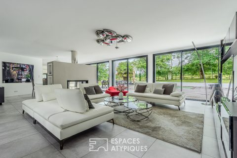 Californian villa with swimming pool and view of the vineyards