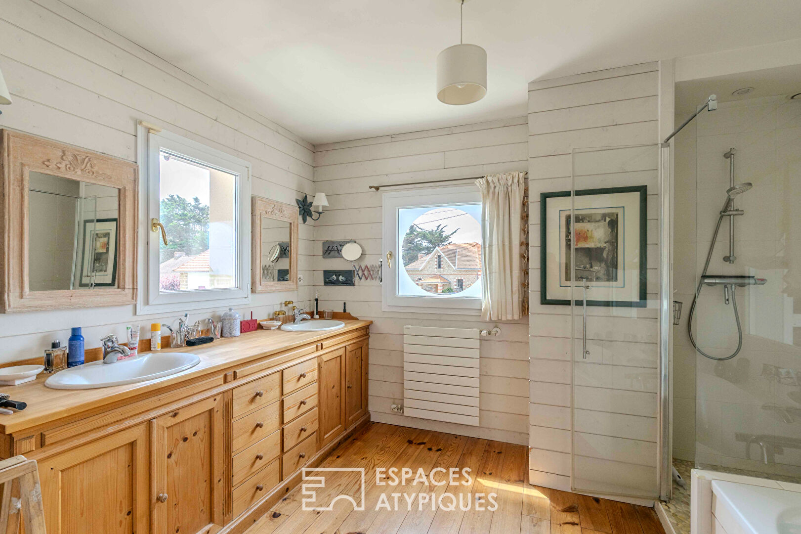 Élégante demeure balnéaire à 80 mètres de l’océan avec aperçu mer