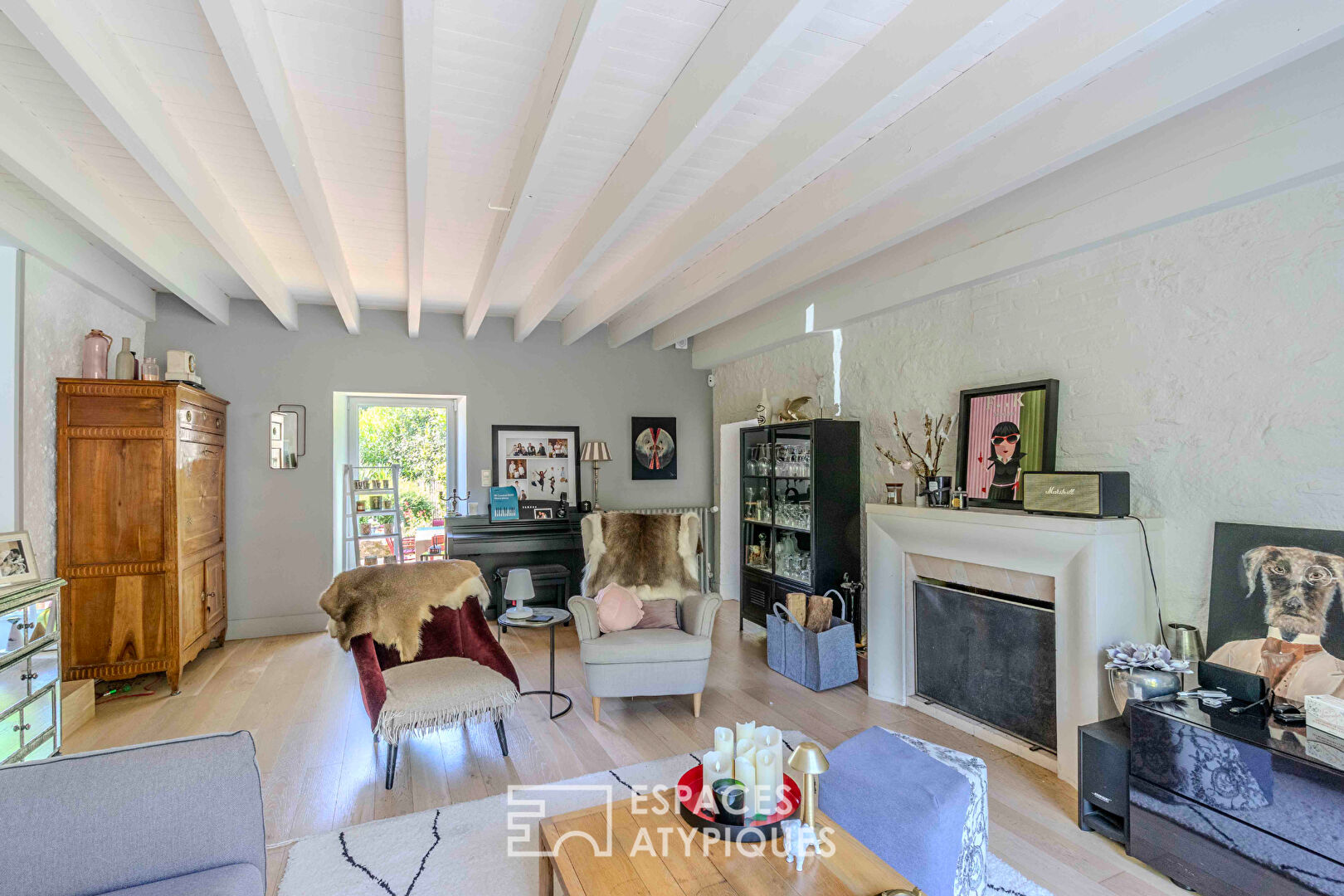 Charme de la pierre et rénovation moderne avec jardin d’ailleurs