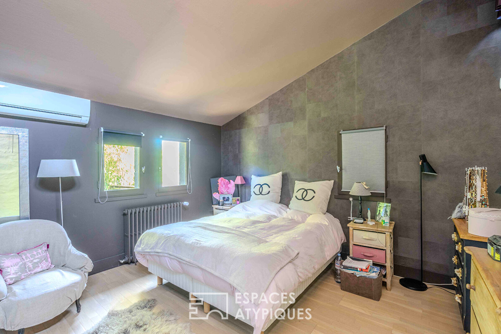 Charme de la pierre et rénovation moderne avec jardin d’ailleurs