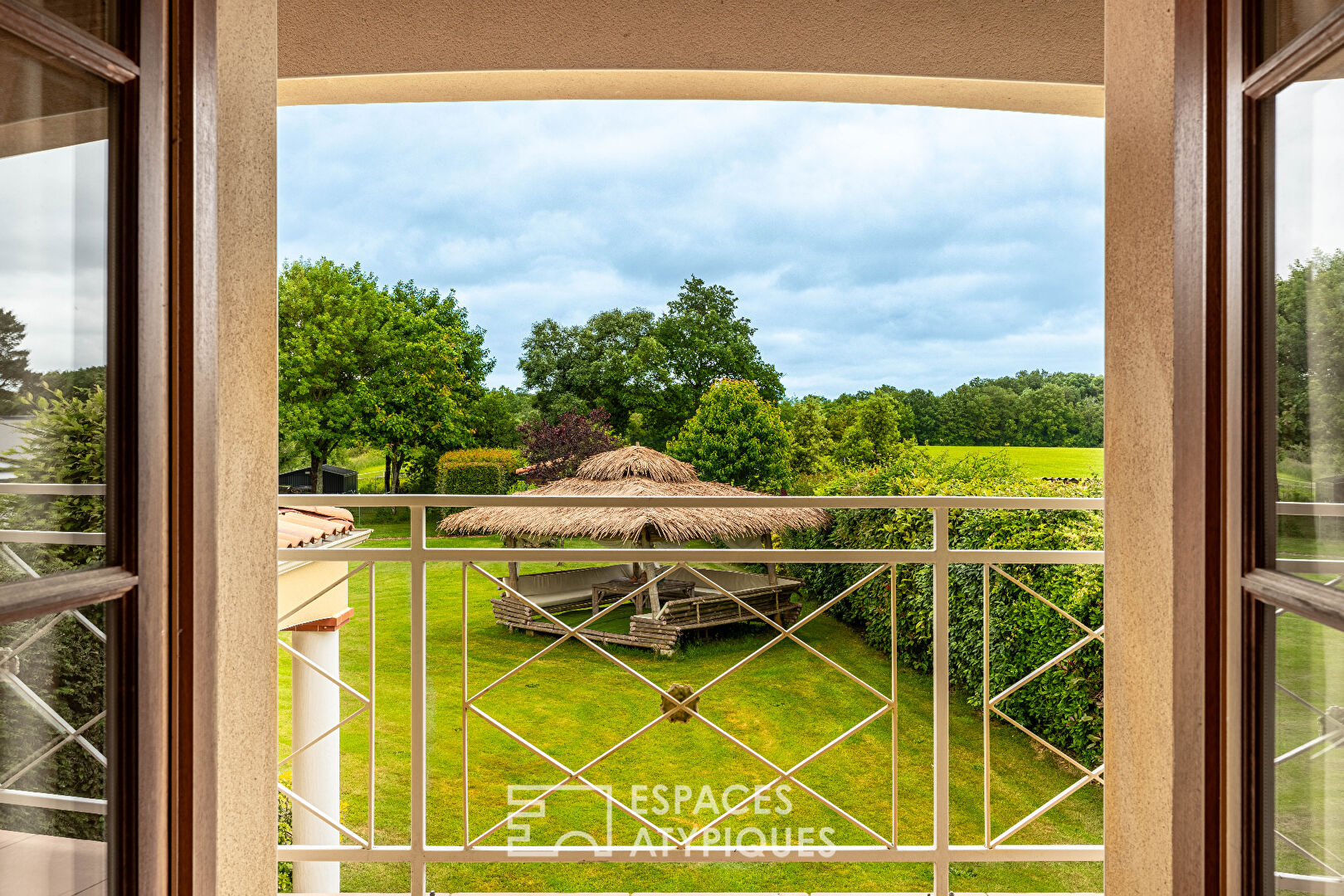 Maison de caractère avec magnifique jardin arboré  aux portes de Nantes