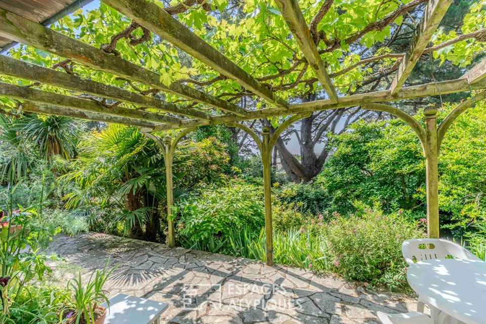 La Baule ? Maison d'architecte aux volumes généreux, sur un beau terrain arboré
