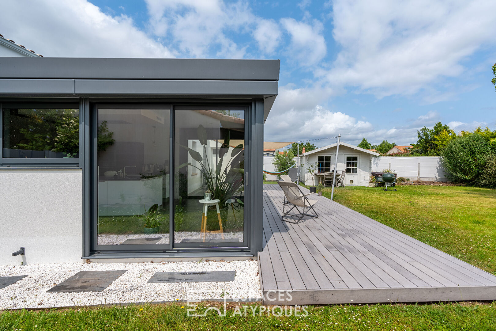 Renovated single-story house with garden