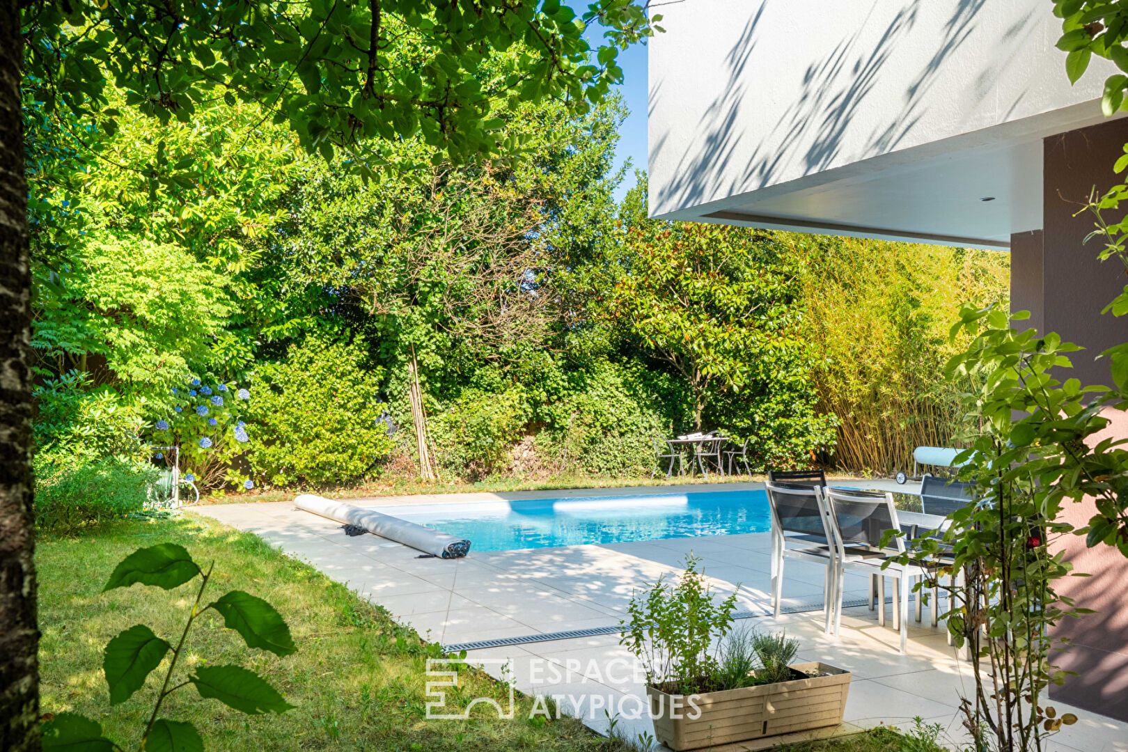 Sublime contemporaine – piscine, patio et terrasses à deux pas de Nantes