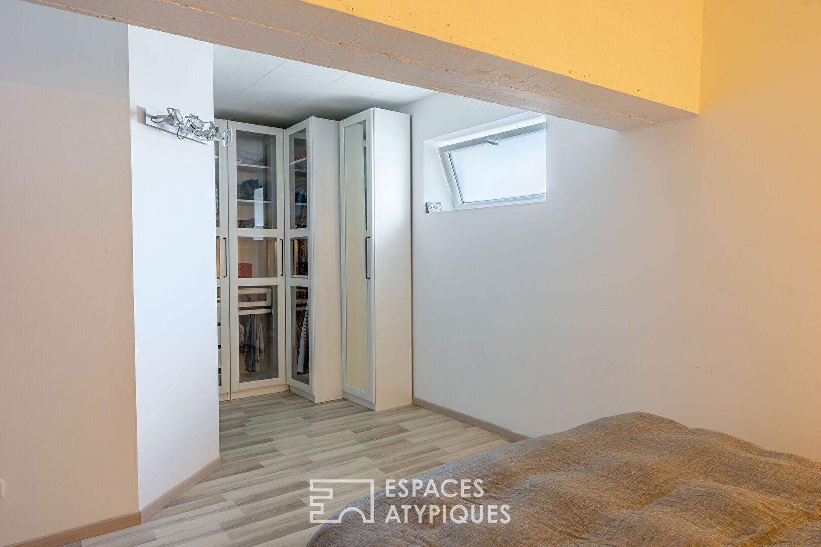 A louer – Bel appartement en duplex aux volumes généreux dans le bourg de Indre